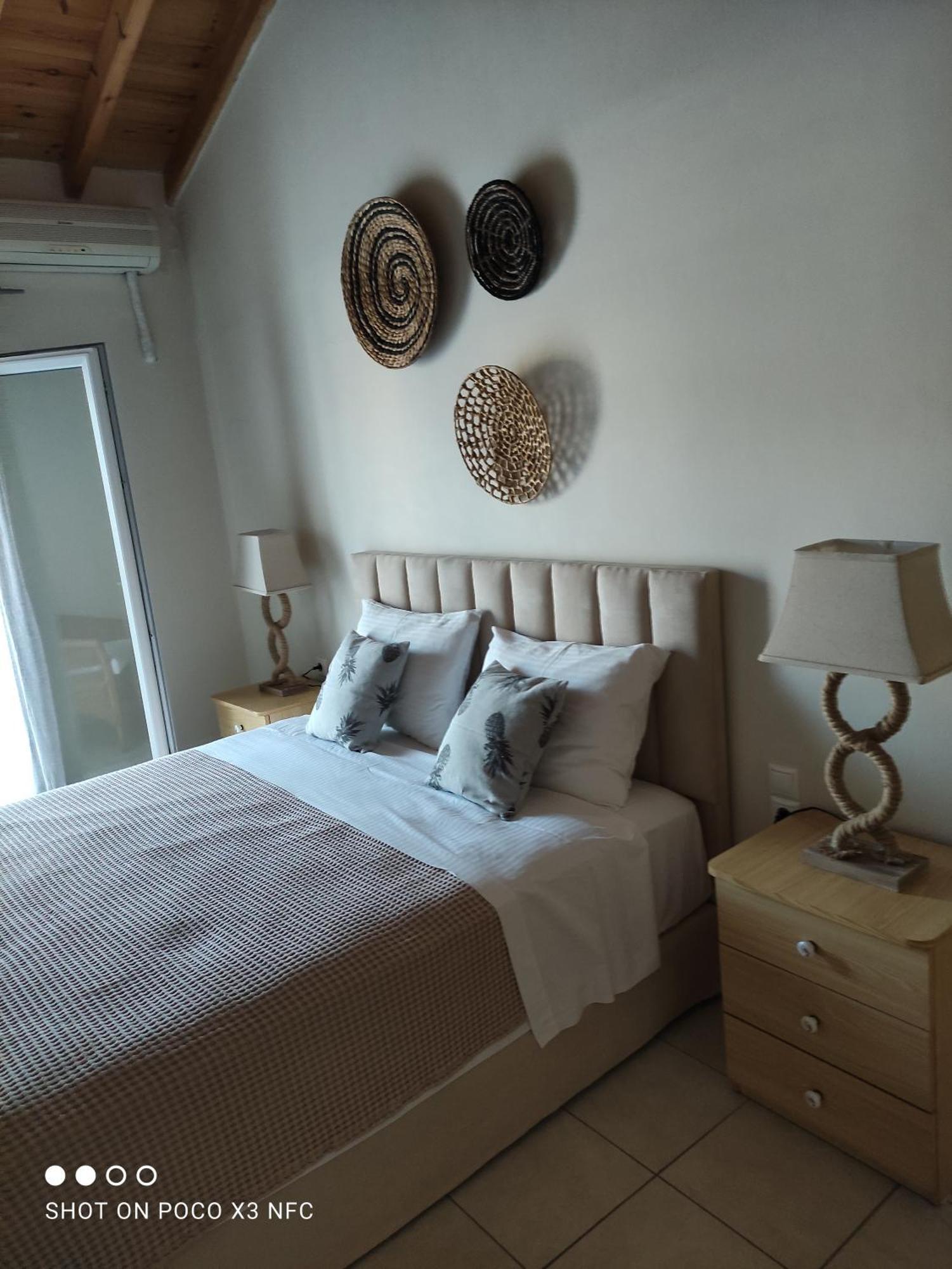 Ifigenia Studios Patitírion Quarto foto